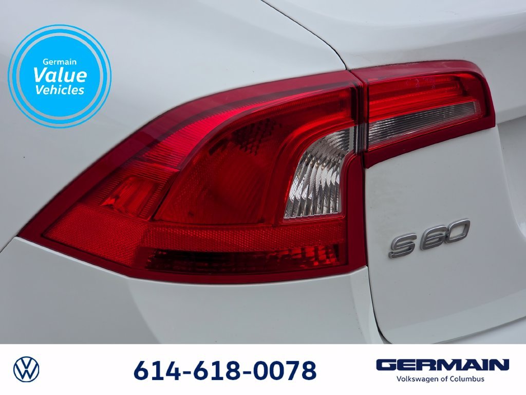 Used 2012  Volvo T5 image 13