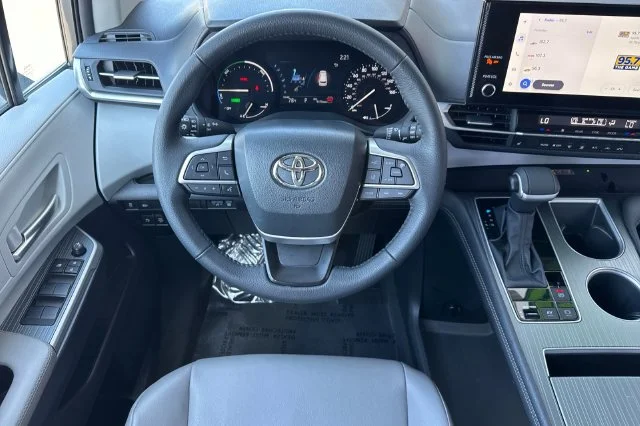 Certified Used 2026  Toyota XLE image 18