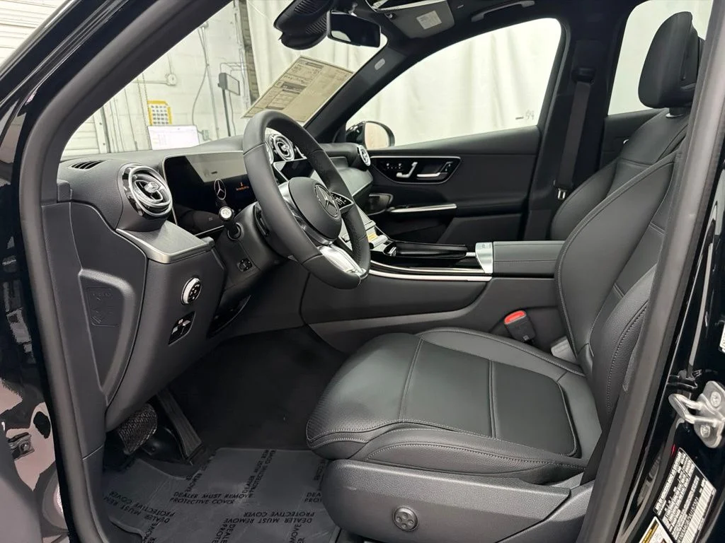 New 2027 Black Mercedes-Benz GLC 300 image 12
