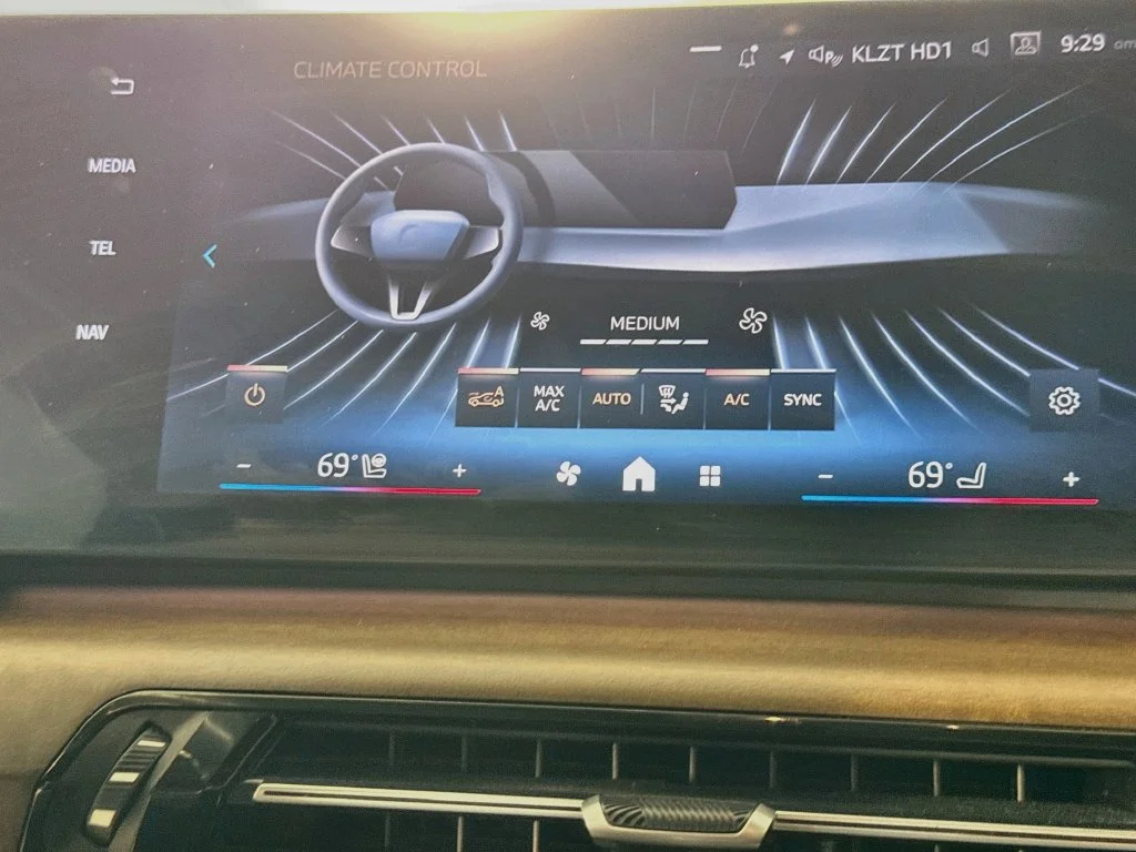 Used 2024 Silver BMW xDrive28i image 17