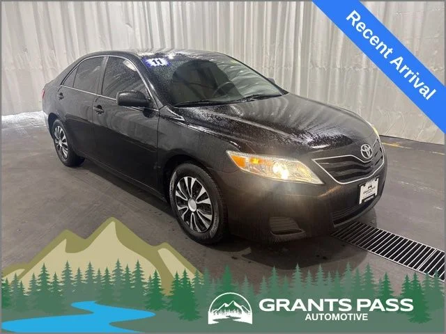 2011 Toyota Camry 2.5 Auto LE's photo