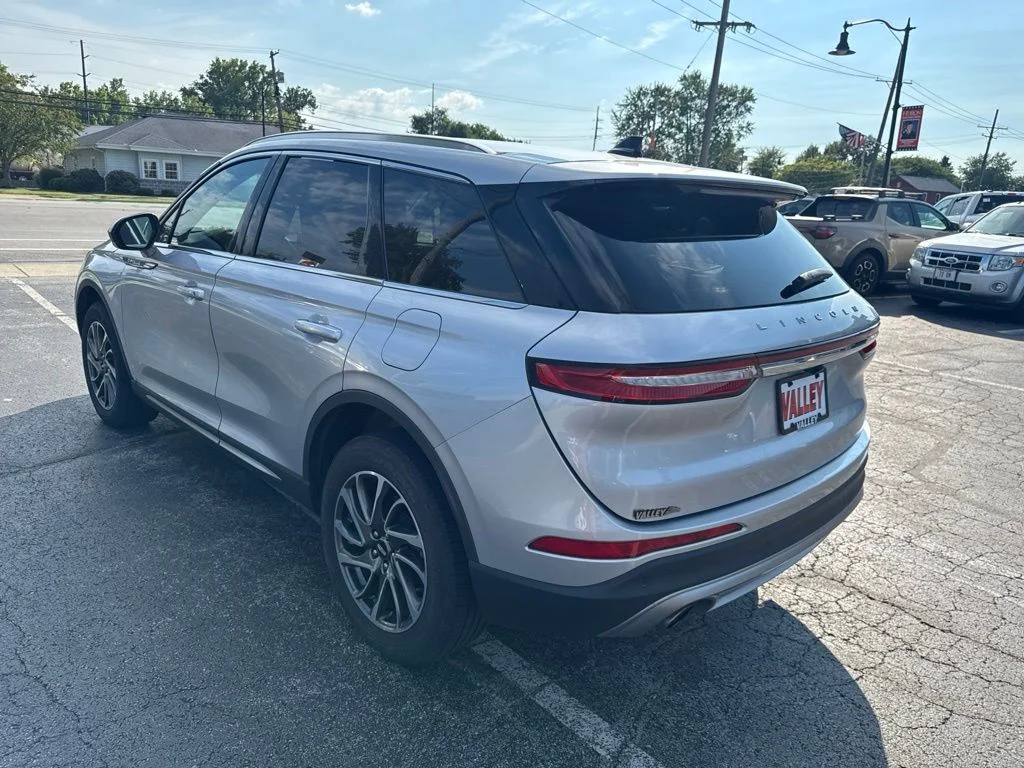 Used 2020 Silver Lincoln Standard image 6