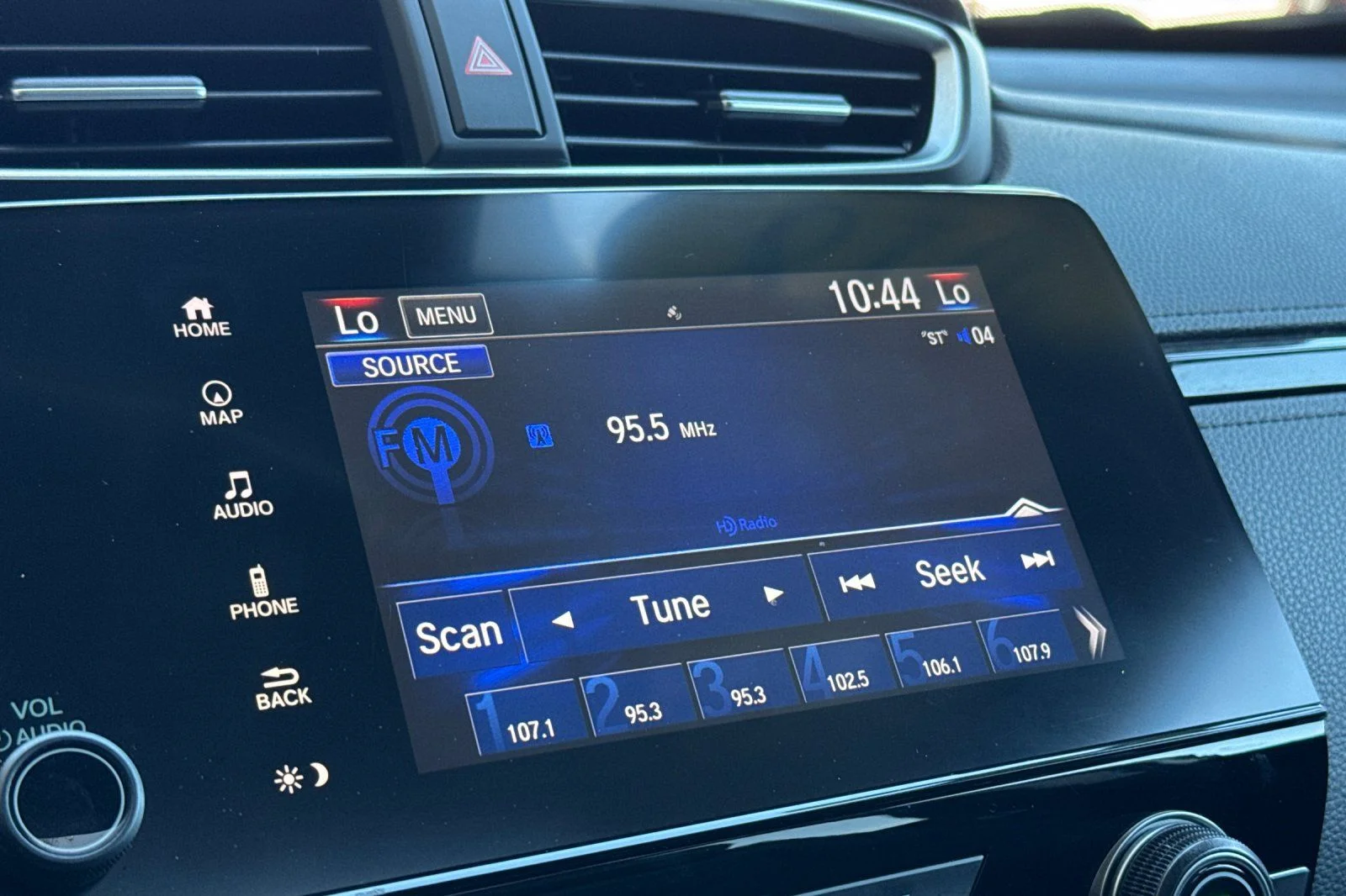 Certified Used 2018 White Honda Touring image 18