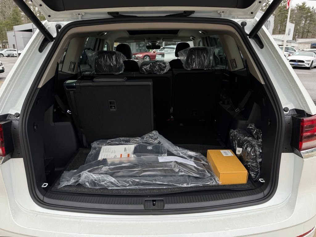 New 2026 White Volkswagen SEL Premium R-Line image 15