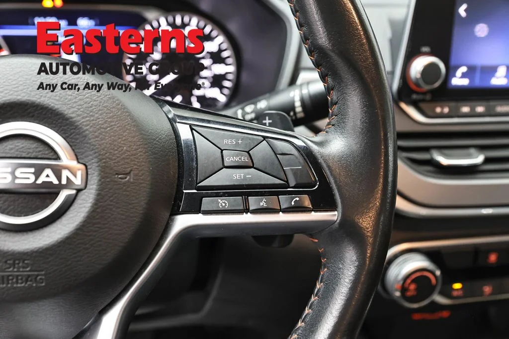 Used 2024 Black Nissan 2.5 SR image 16