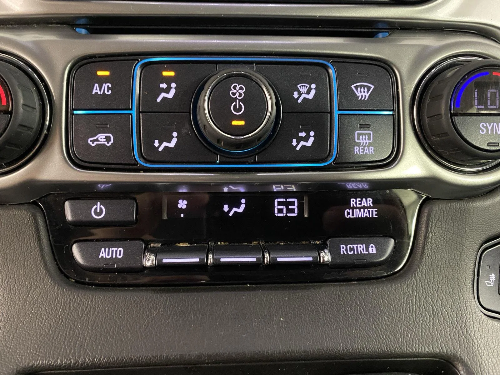 Used 2020 Silver Ice Metallic Chevrolet LT image 15