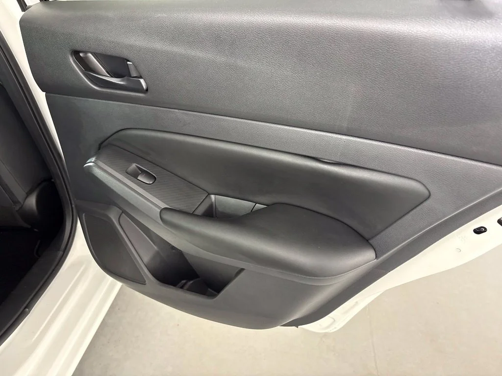 Used 2025 White Nissan 2.5 S image 36