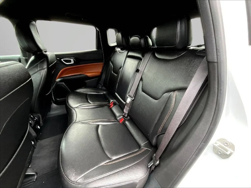 Used 2024 Bright White Clearcoat Jeep Limited image 23