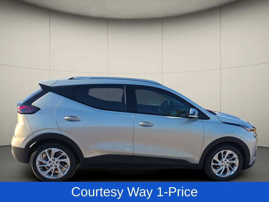 Used 2023 Silver Chevrolet LT image 11