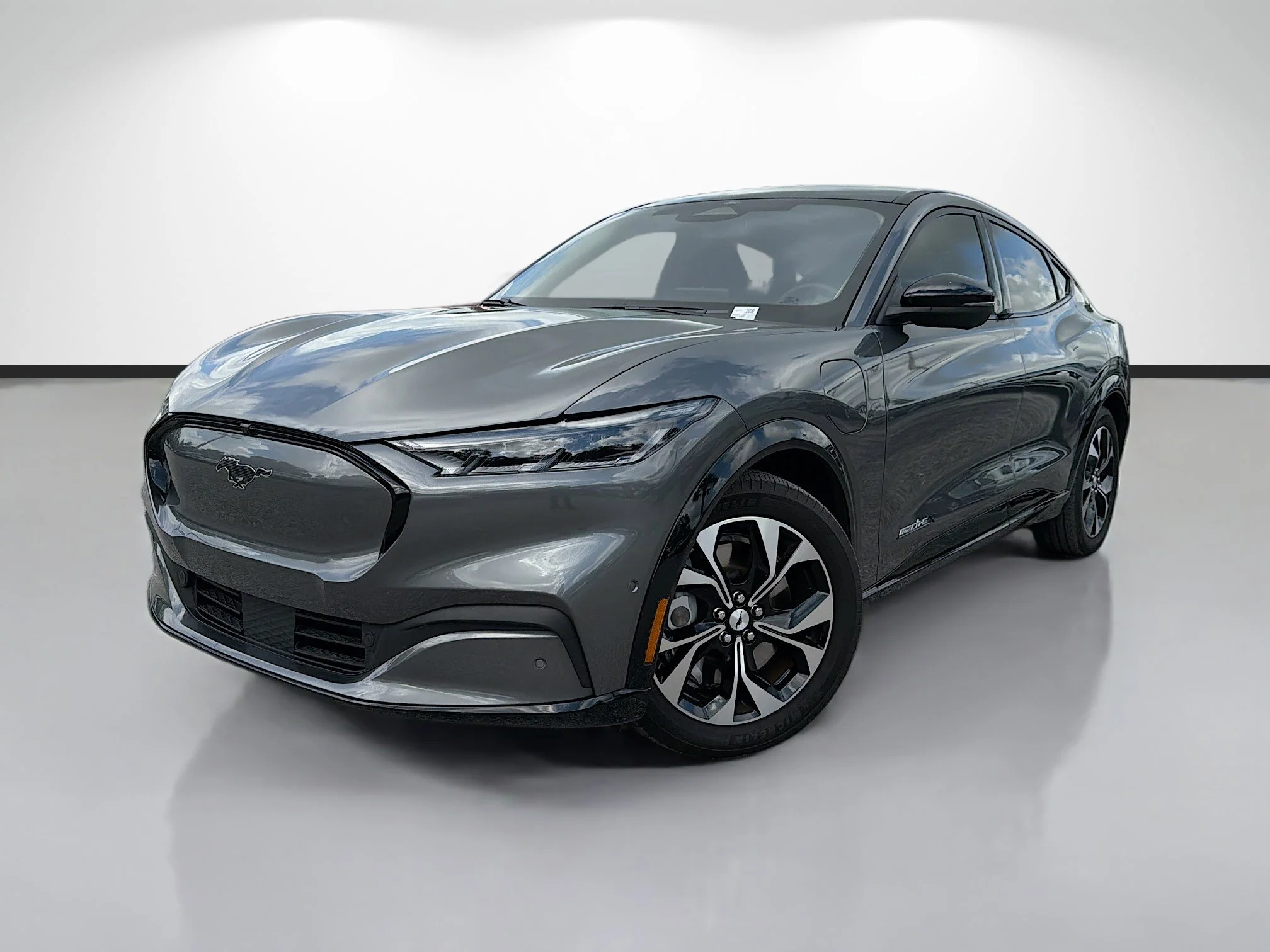 2023 Ford Mustang-Mach-e Premium's photo