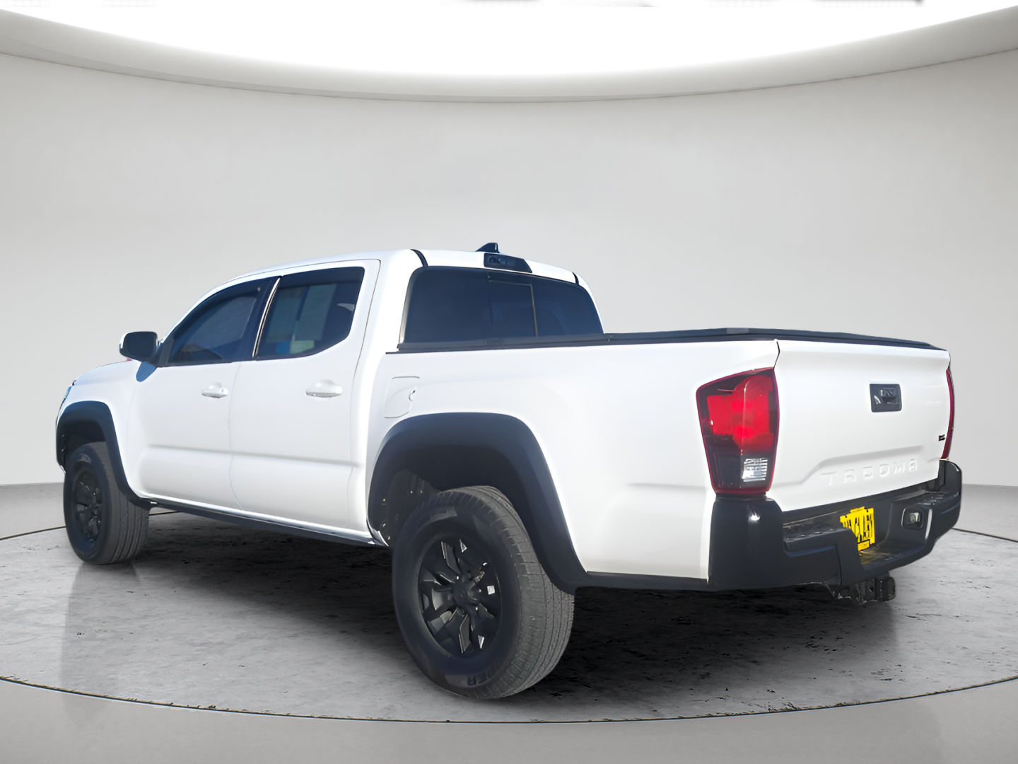 Used 2018 White Toyota TRD Off-Road image 3