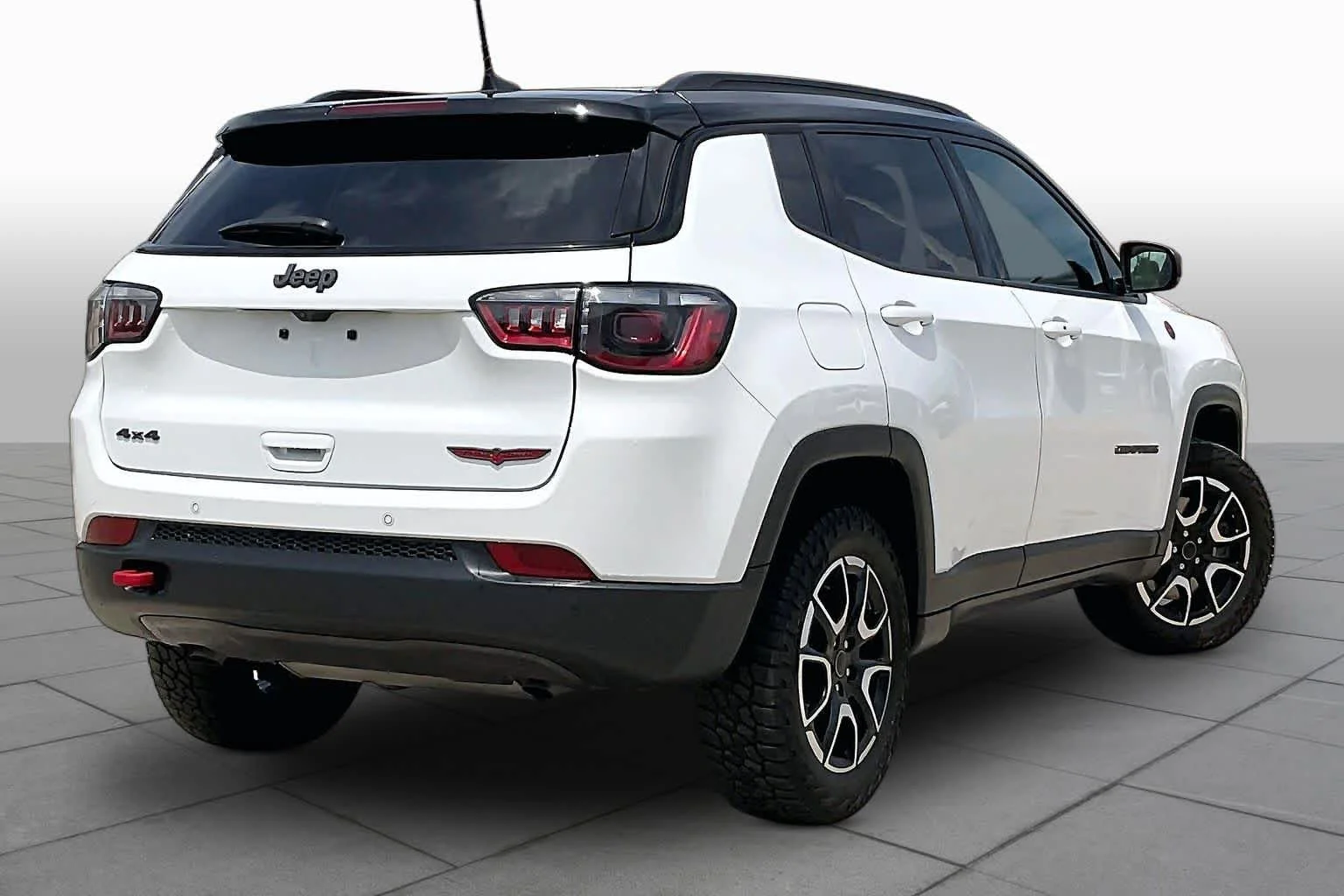 2025 Jeep Compass Trailhawk - Photo 12