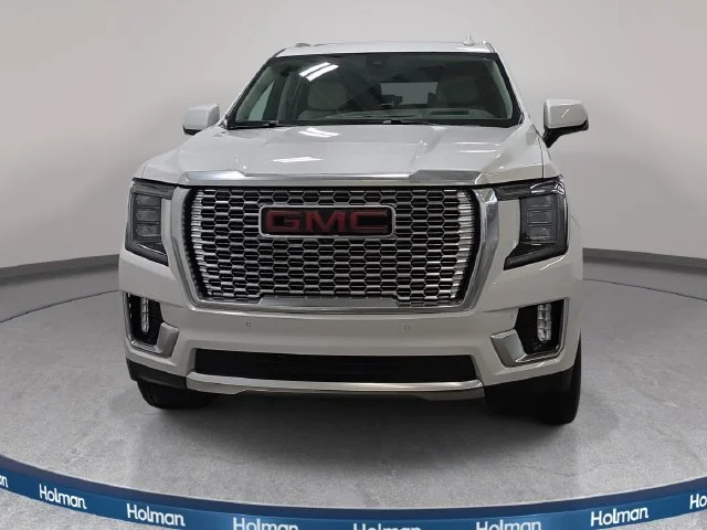 Used 2021 White GMC Denali image 3