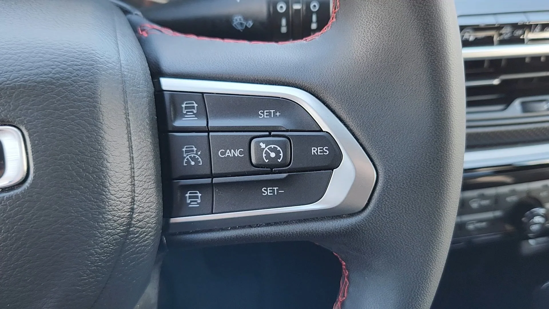2025 Jeep Compass Trailhawk - Photo 13