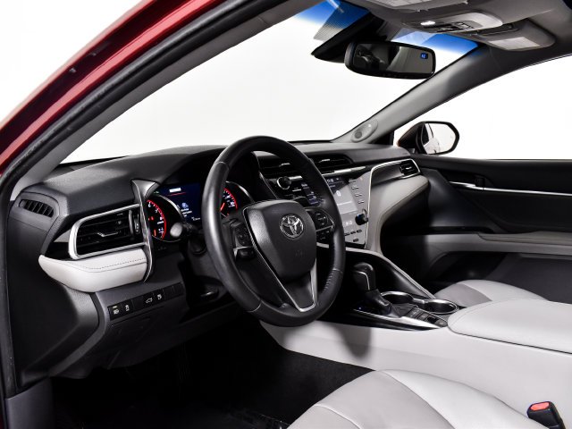 Used 2018 Red Toyota XSE V6 image 19