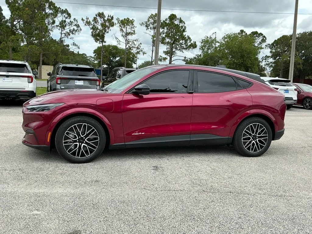 Used 2025 Red Ford Premium image 4