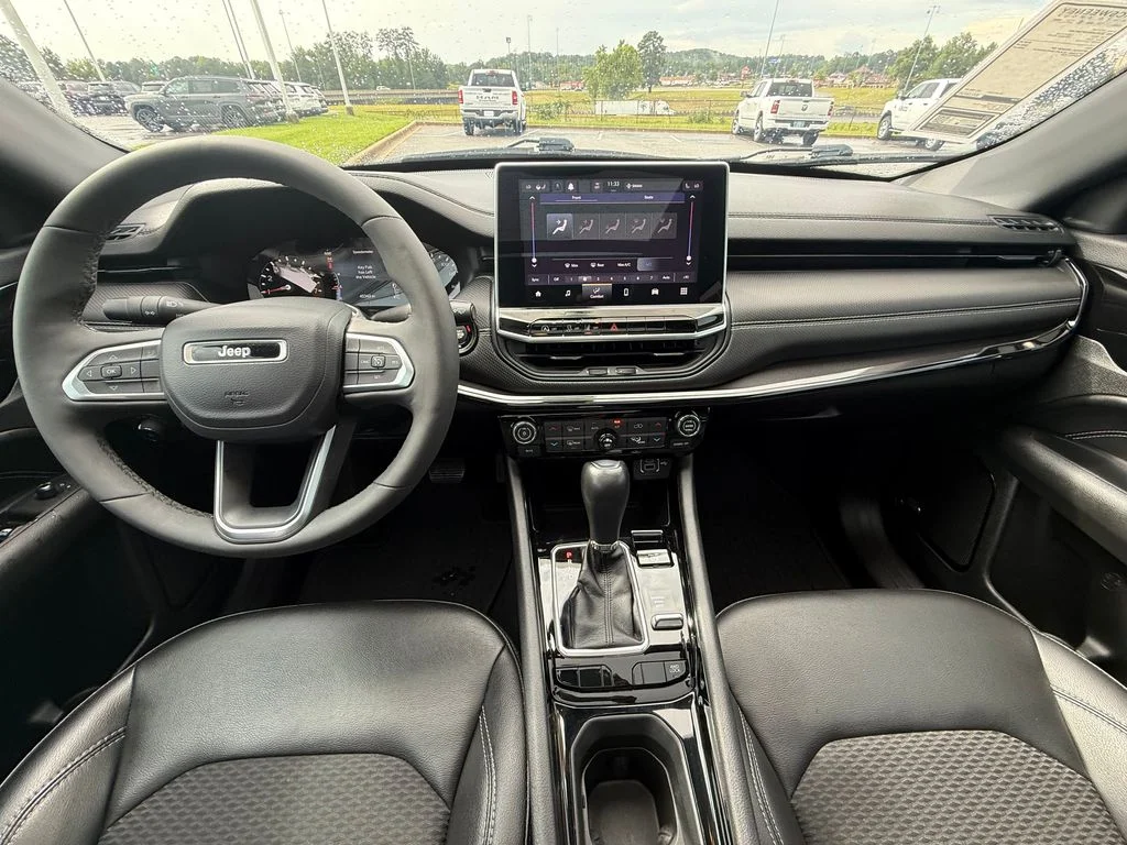 Used 2023 Gray Jeep Latitude image 7