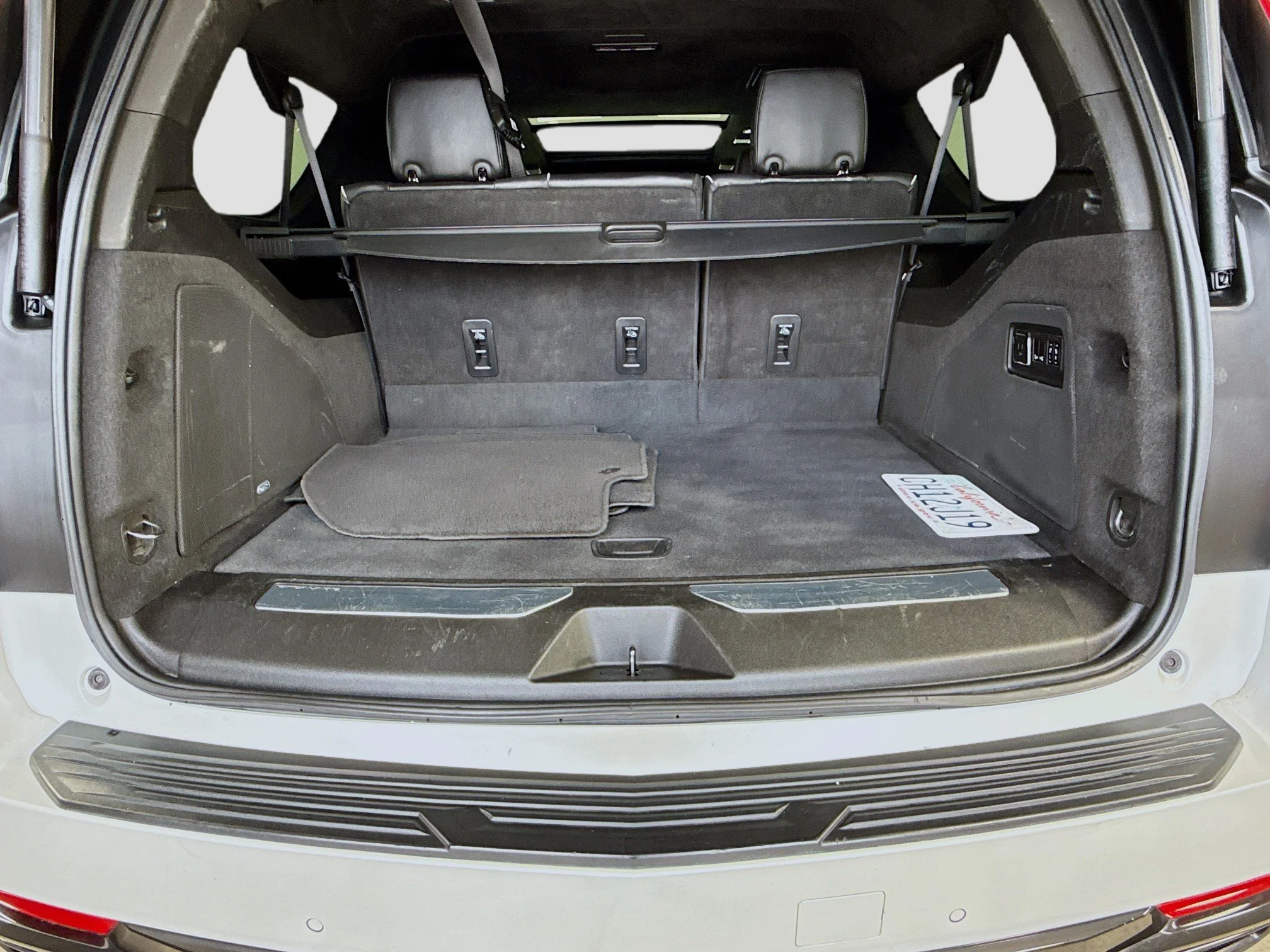 Used 2023 Crystal White Tricoat Cadillac Sport Platinum image 31