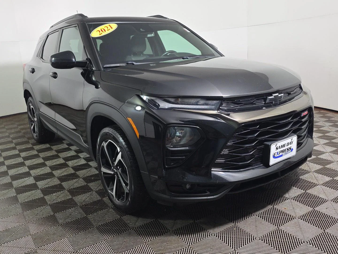 Used 2021 Mosaic Black Metallic Chevrolet RS image 4