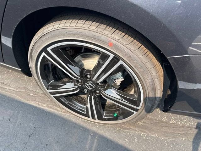 New 2026 Meteorite Gray Metallic Honda SE image 9