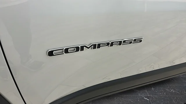 Used 2024 Silver Jeep Latitude image 37