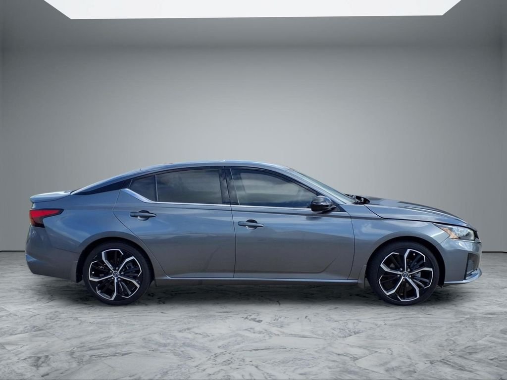 Used 2023 Gray Nissan 2.5 SR image 8