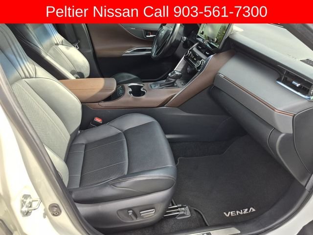Used 2021 White Toyota XLE image 11