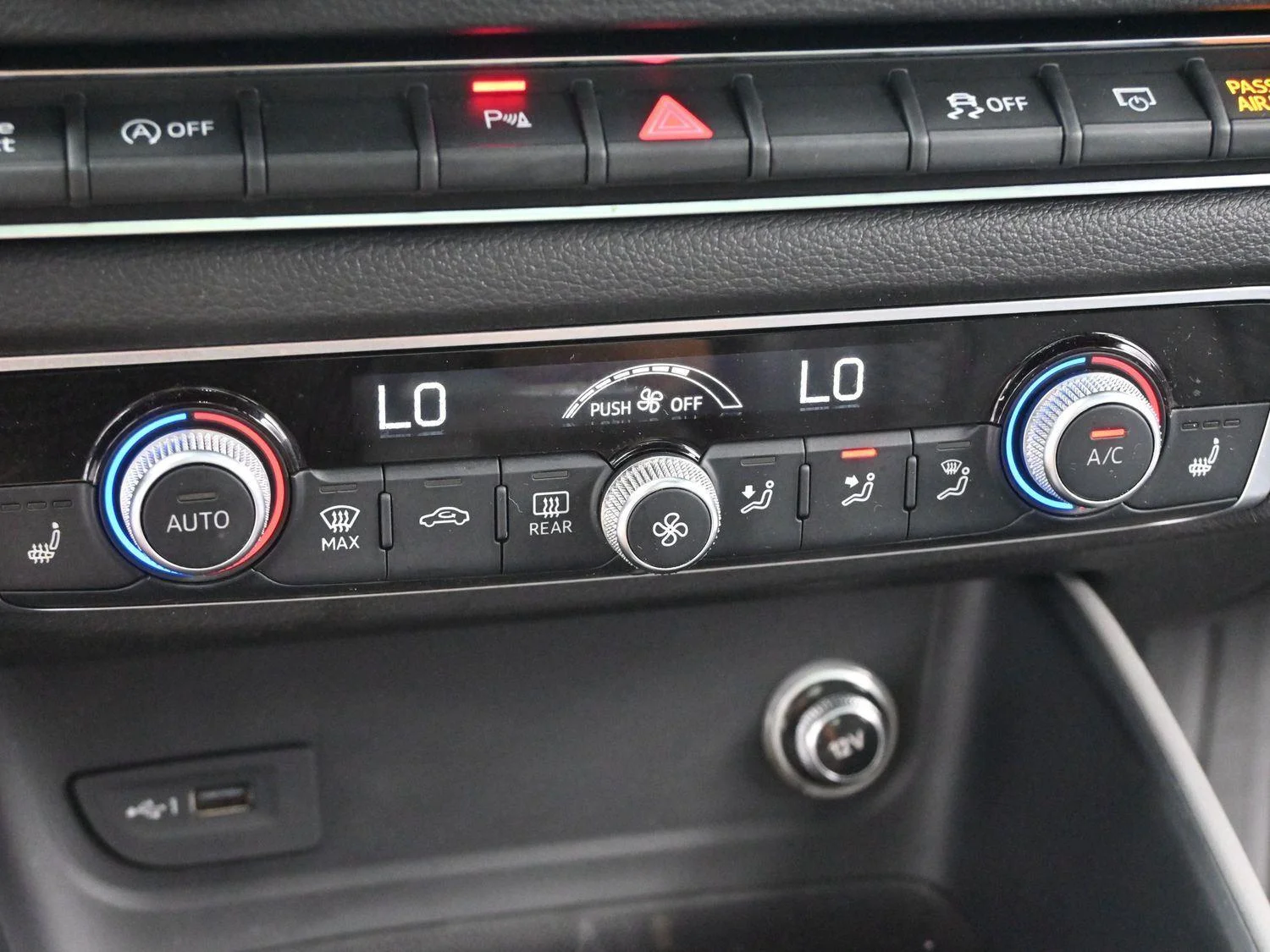 Used 2019 Navarra Blue Metallic Audi Premium Plus image 28