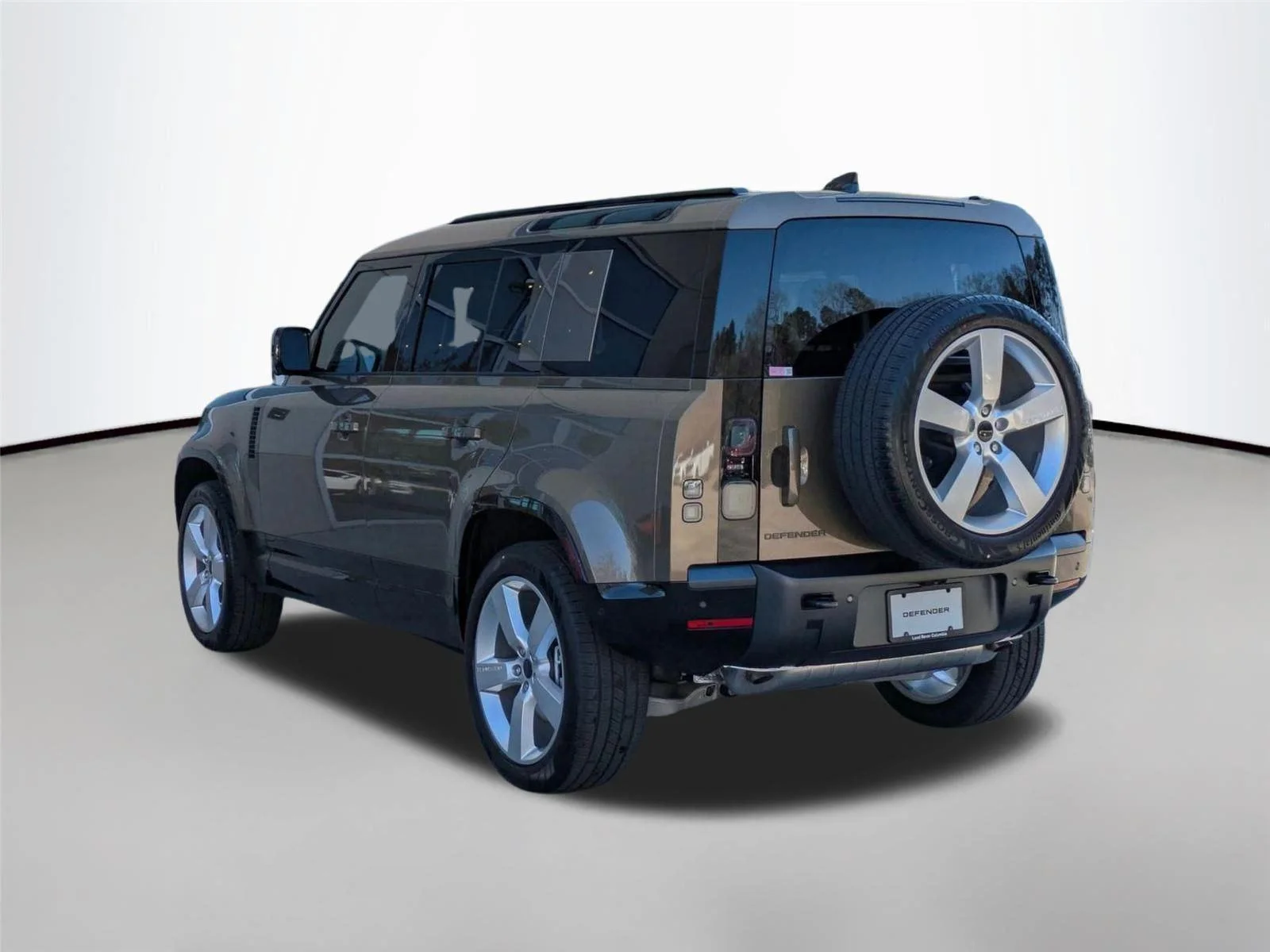 Used 2026 Gondwana Stone Metallic Land Rover X-Dynamic SE image 7