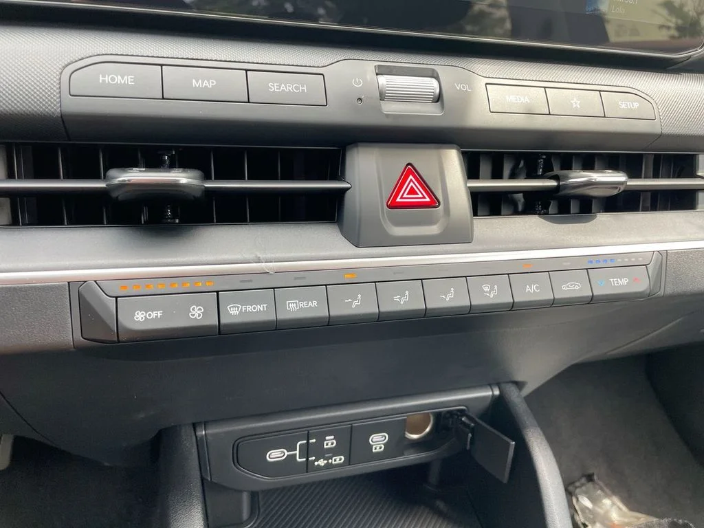 2025 Kia K4 LX - Photo 44