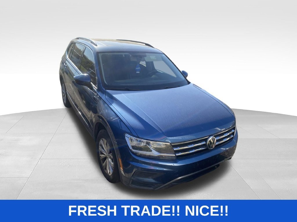 Used 2018  Volkswagen SEL image 1