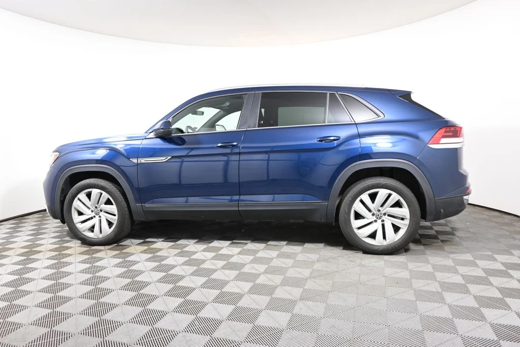 Used 2022 Blue Volkswagen 3.6L V6 SE w/Technology image 2