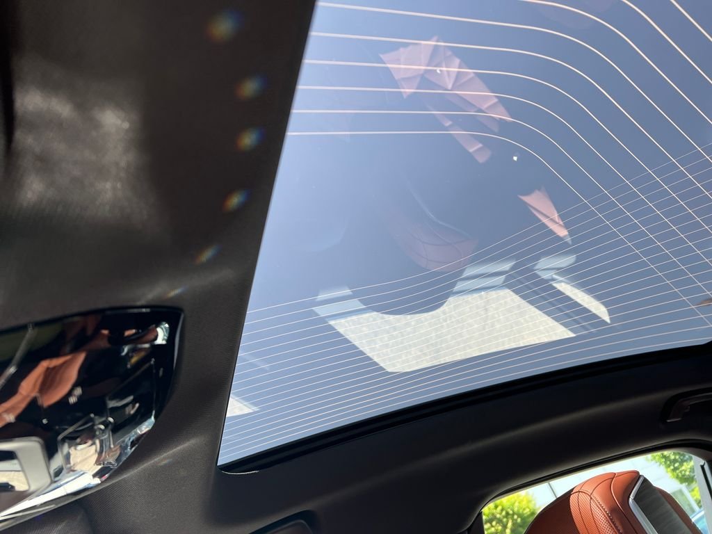 2025 BMW 7 Series 750e - Photo 23