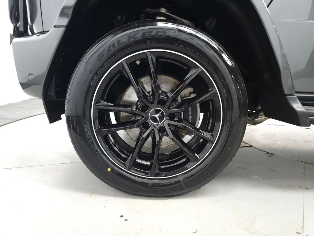 Certified Used 2025 MANUFAKTUR Graphite Metallic Mercedes-Benz G 550 image 35