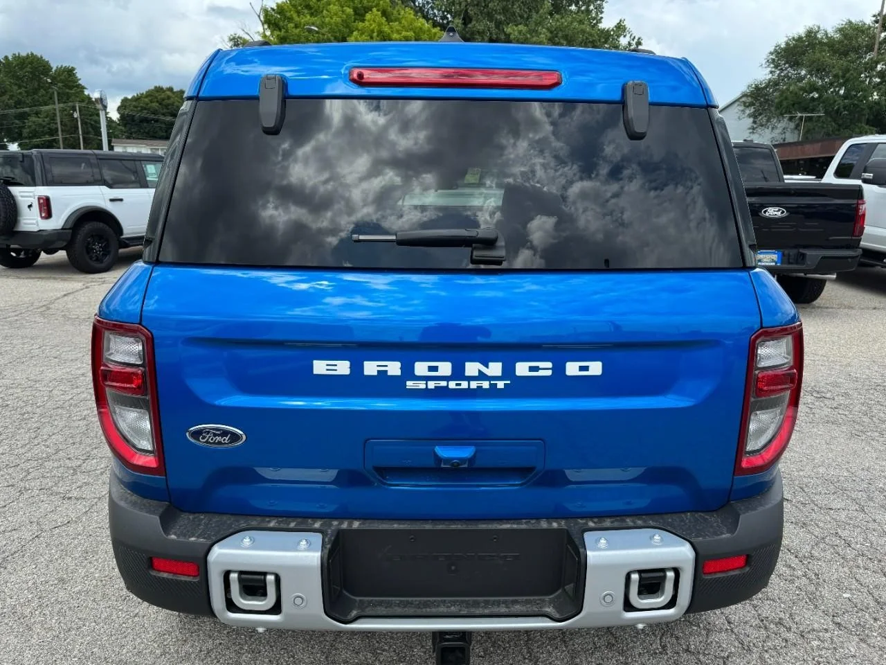New 2025 Velocity Blue Metallic Ford Big Bend® image 4
