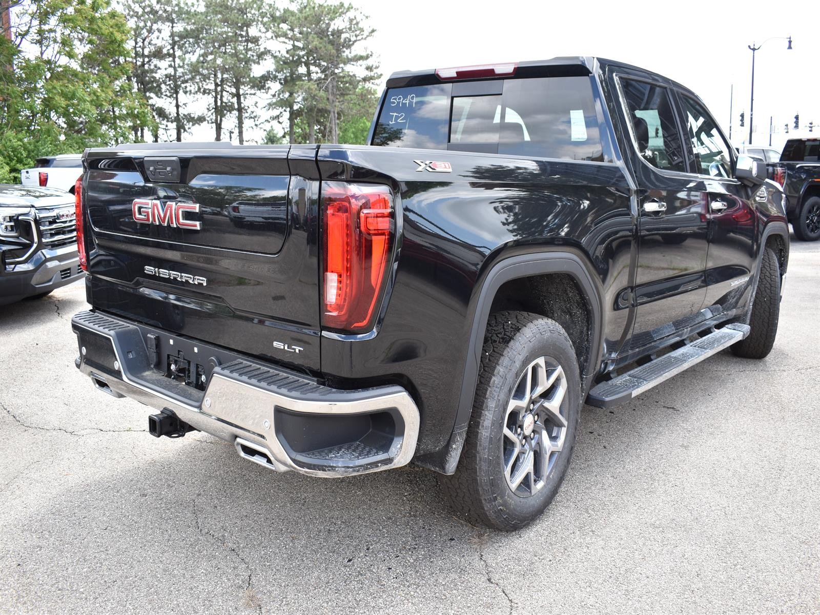 2026 GMC Sierra 1500 SLT - Photo 7