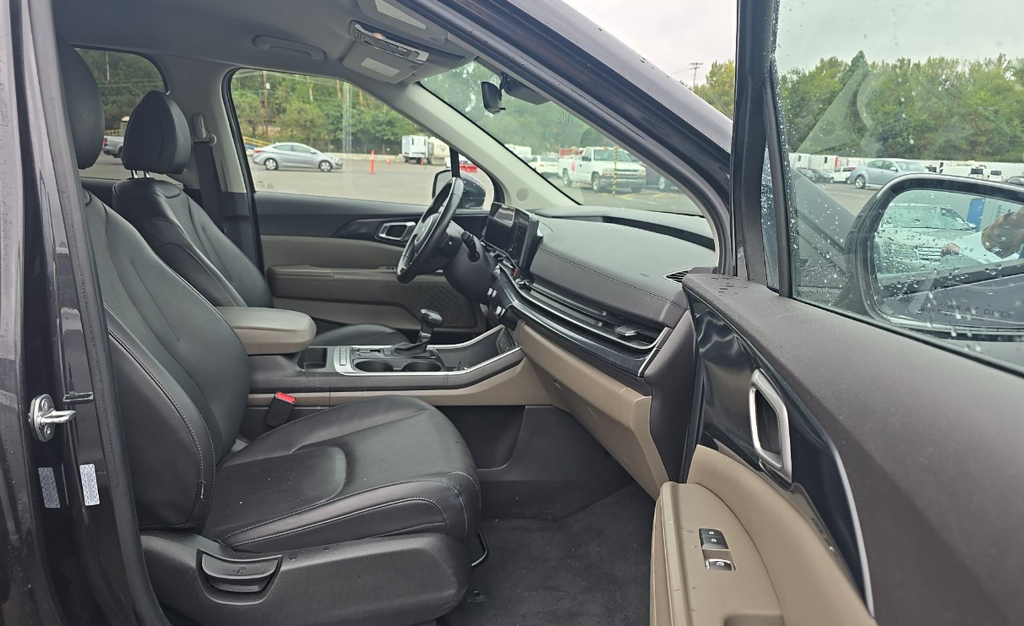 Certified Used 2025  Kia LXS image 8