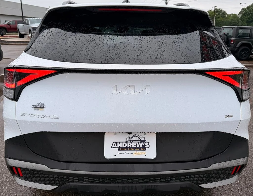 Used 2024 Glacial White Pearl Kia X-Line image 14