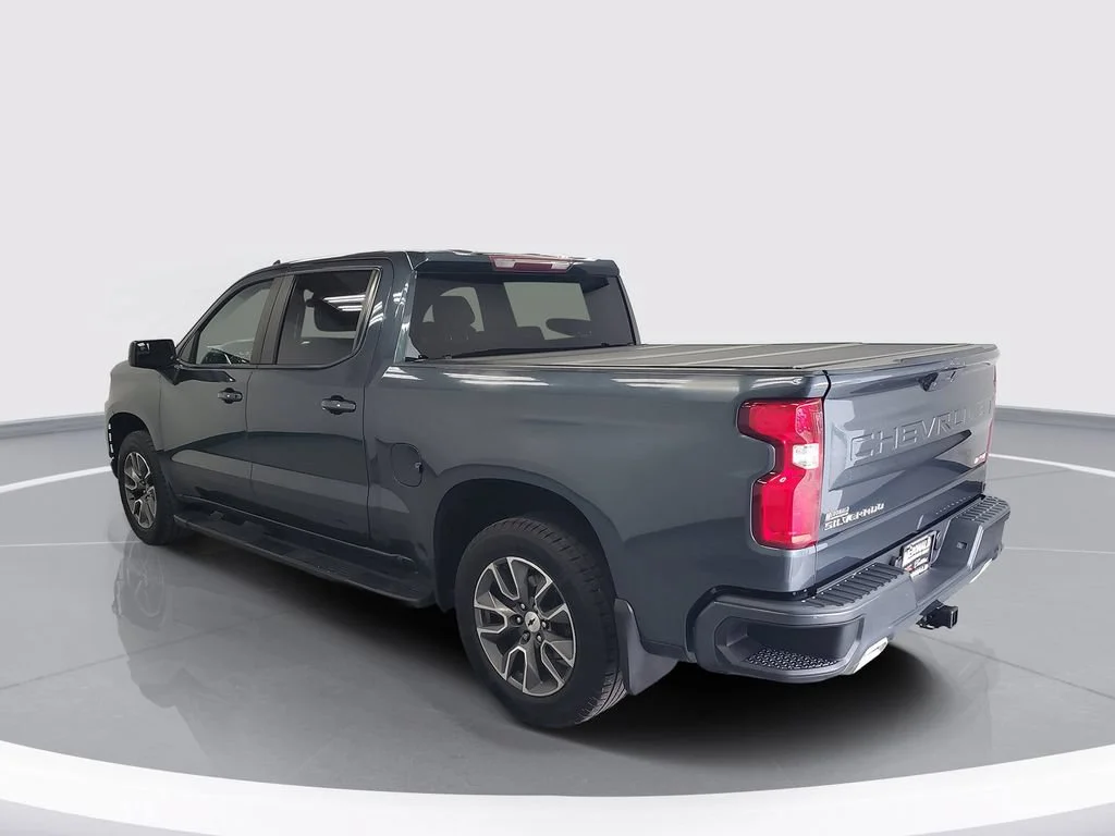 Used 2019 SHADOW GRAY METALLIC Chevrolet RST image 4