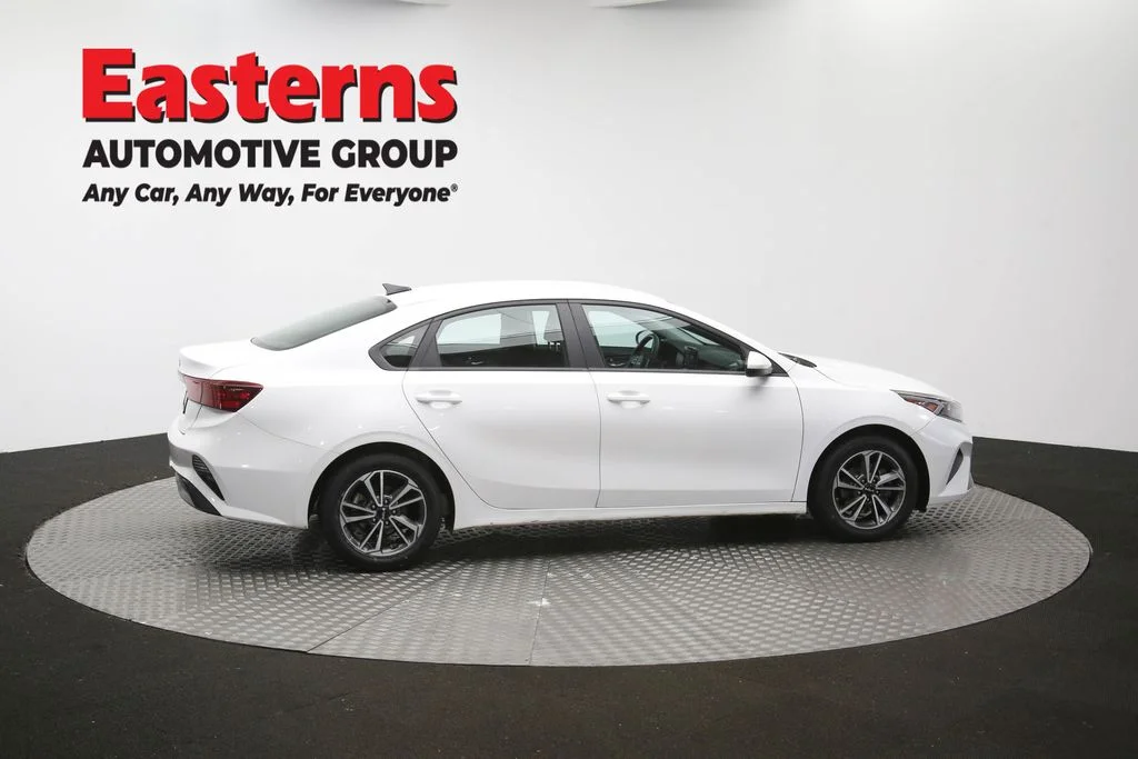 Used 2023 White Kia LXS image 43
