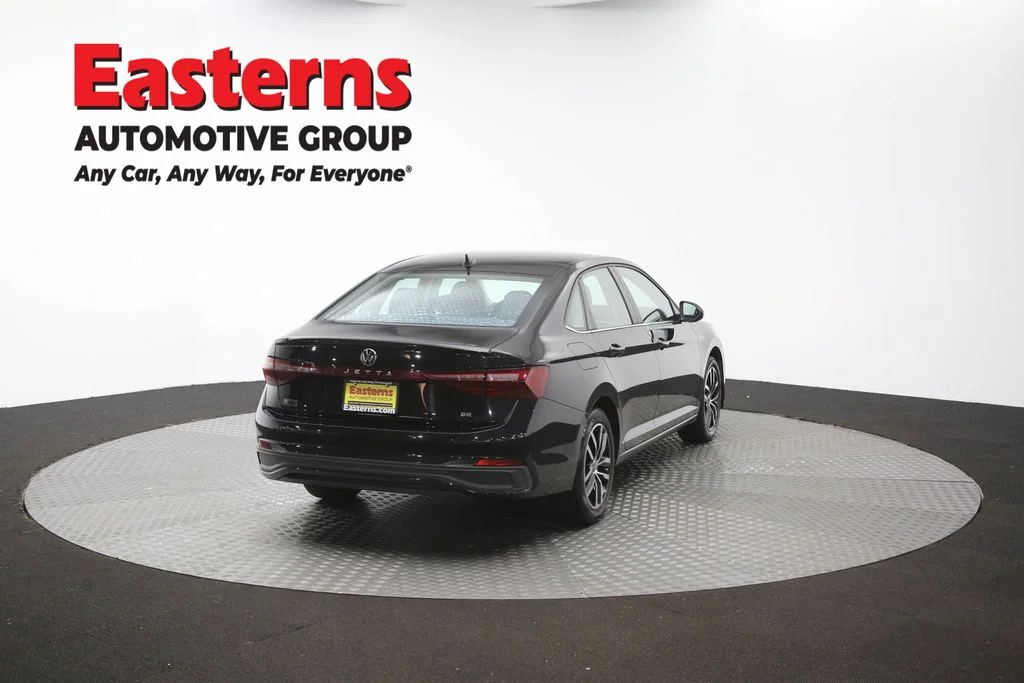 Used 2025 Black Volkswagen 1.5T SE image 38
