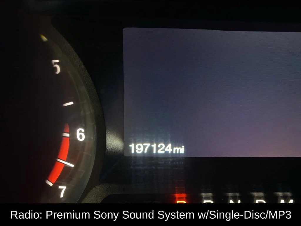 Used 2016 Gray Ford XLT image 4