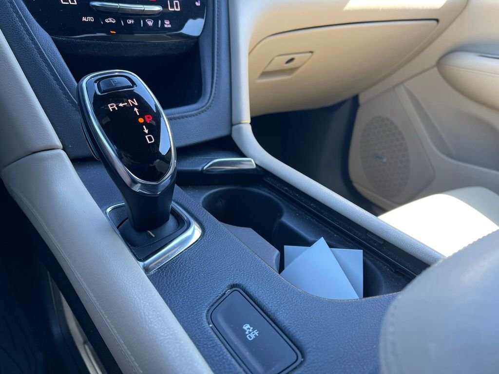 Used 2017 Crystal White Tricoat Cadillac Luxury image 16
