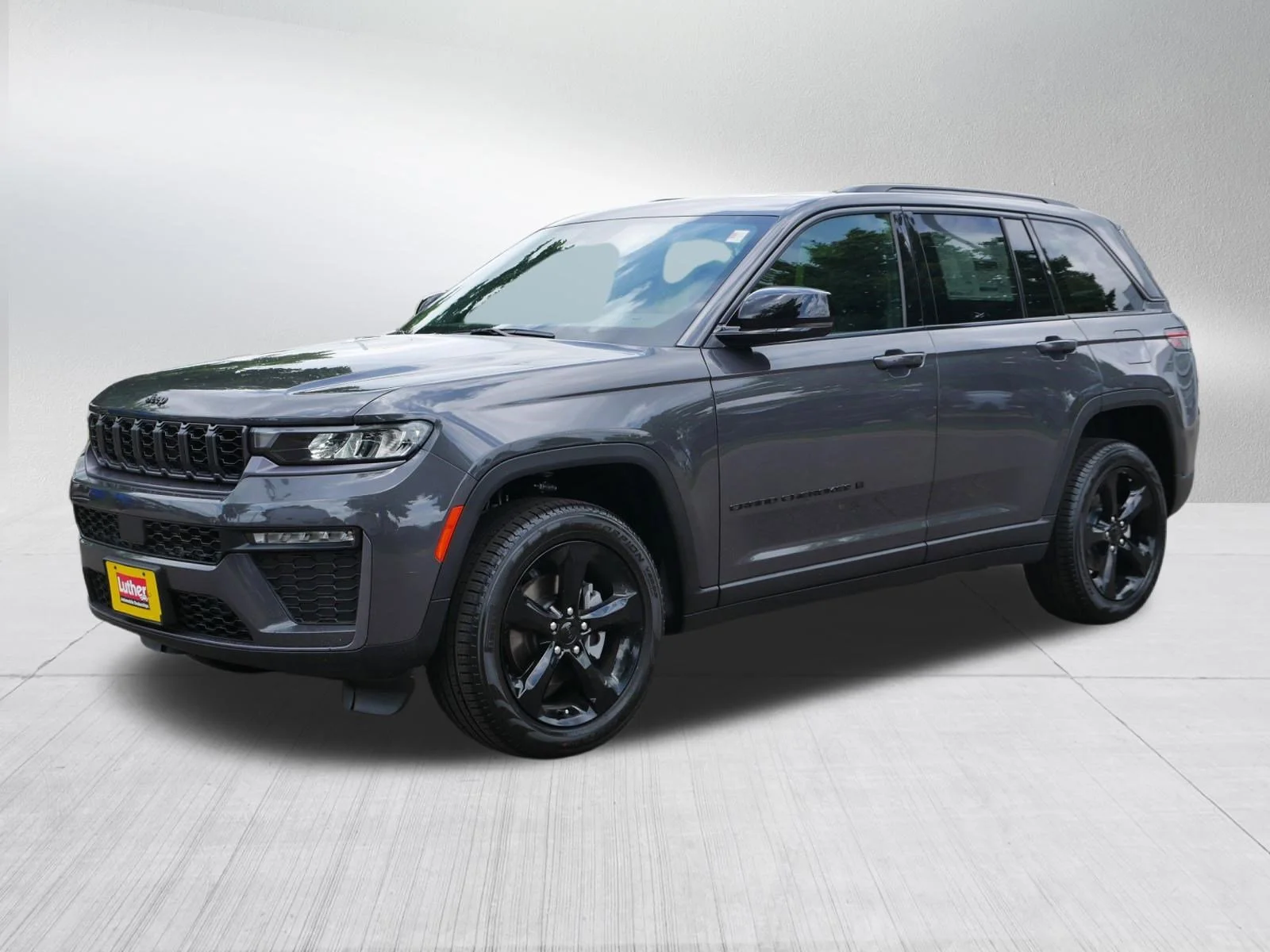 New 2026 Baltic Gray Metallic Clear-Coat Exterior Paint Jeep Limited image 3