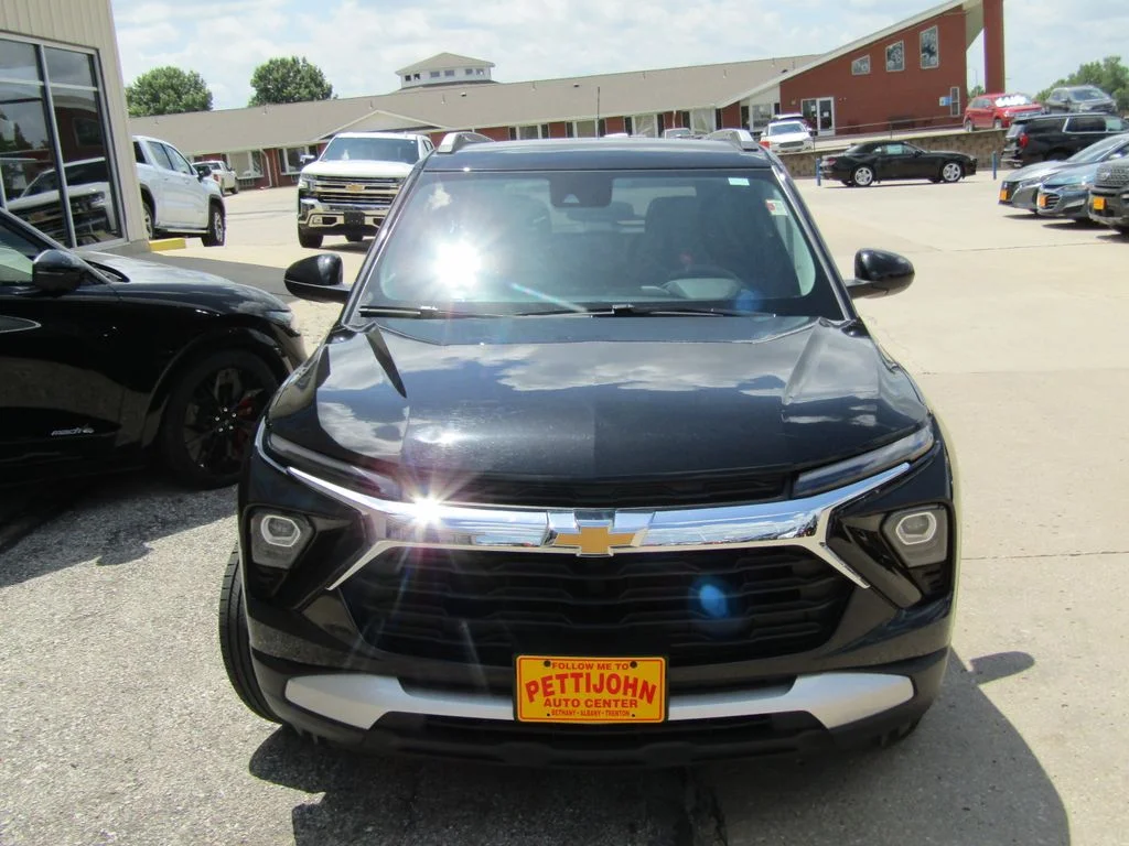 Used 2025 Black Chevrolet LT image 13