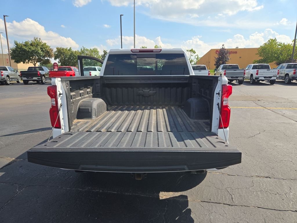 Used 2024 Summit White Chevrolet RST image 19