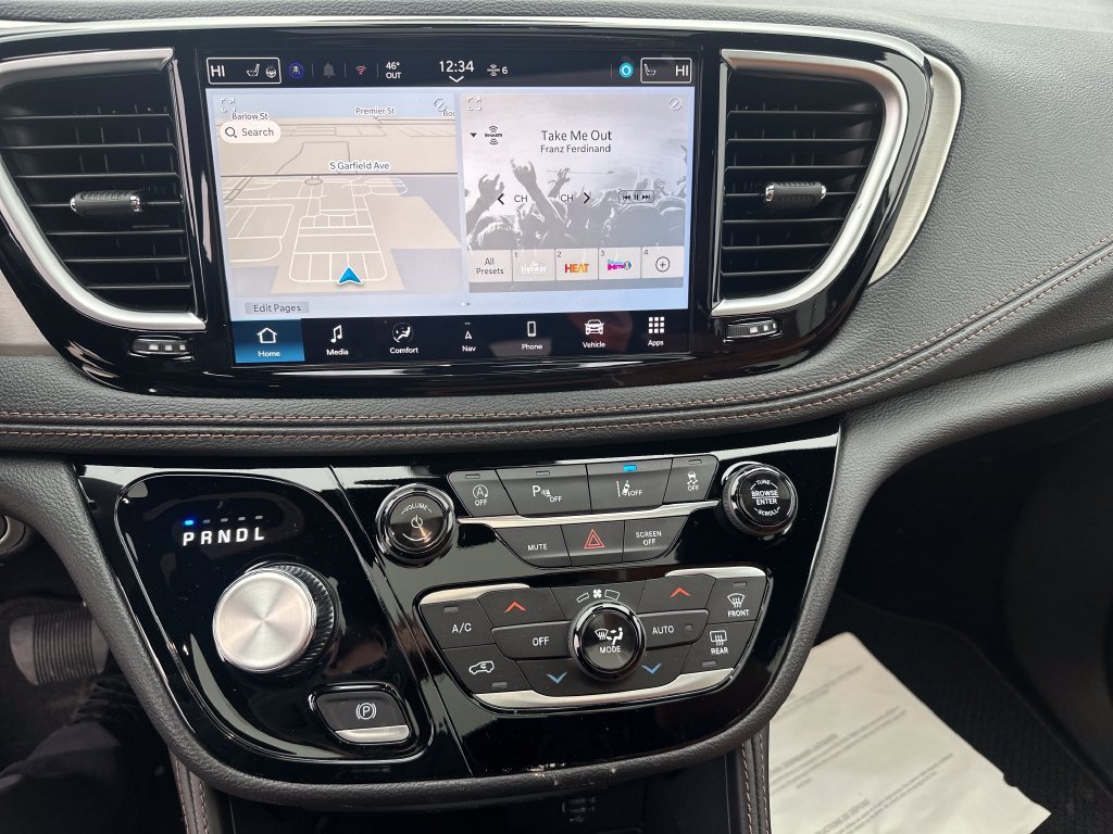 2026 Chrysler Pacifica Pinnacle - Photo 18