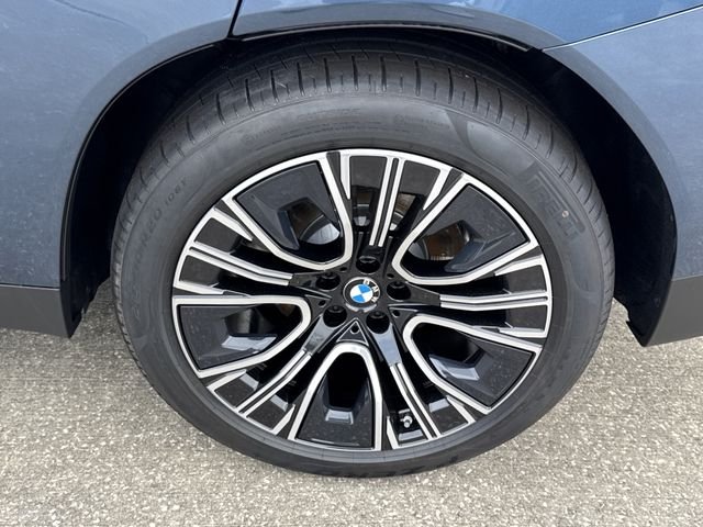 New 2026 Arctic Race Blue metallic BMW 30 xDrive image 25