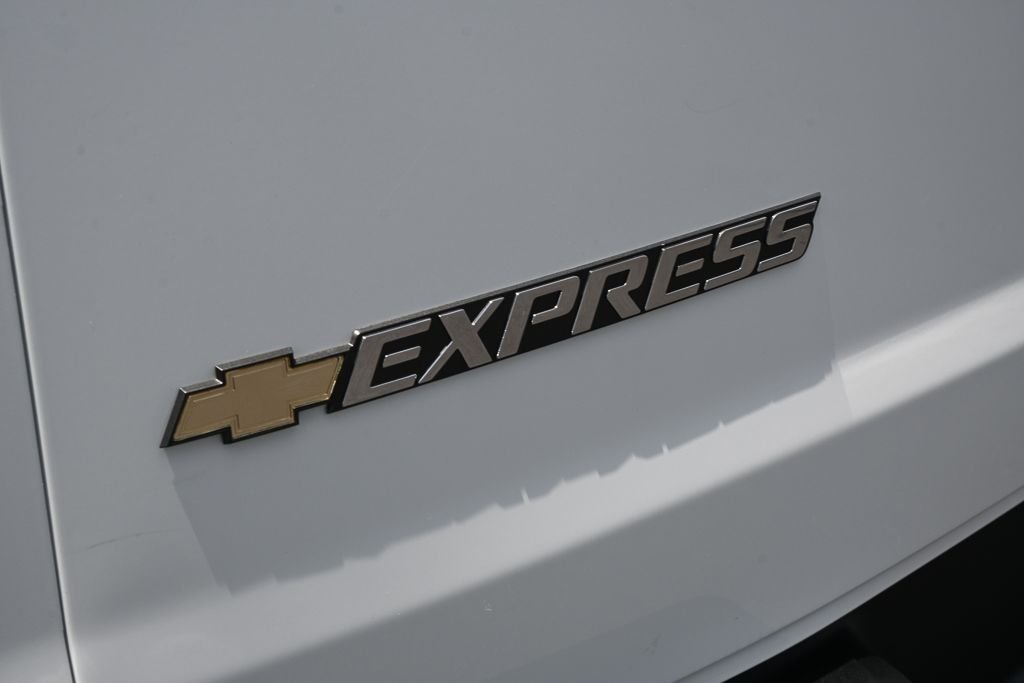 Used 2025 White Chevrolet Work Van image 24