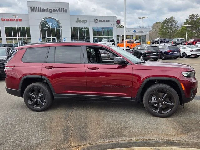 New 2024 Velvet Red Pearl-Coat Exterior Paint Jeep Altitude X image 15